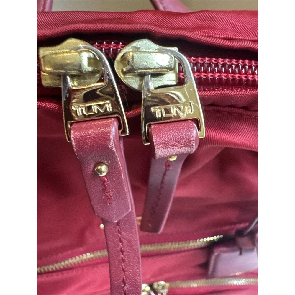 Tumi easily organized