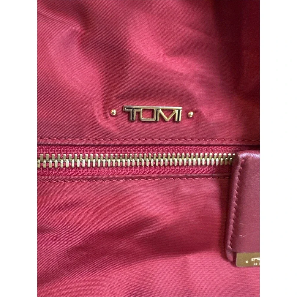 Tumi width halle