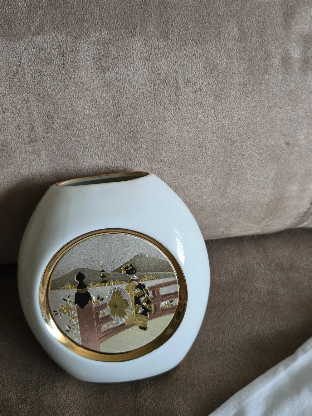 N/A decorative ceramic