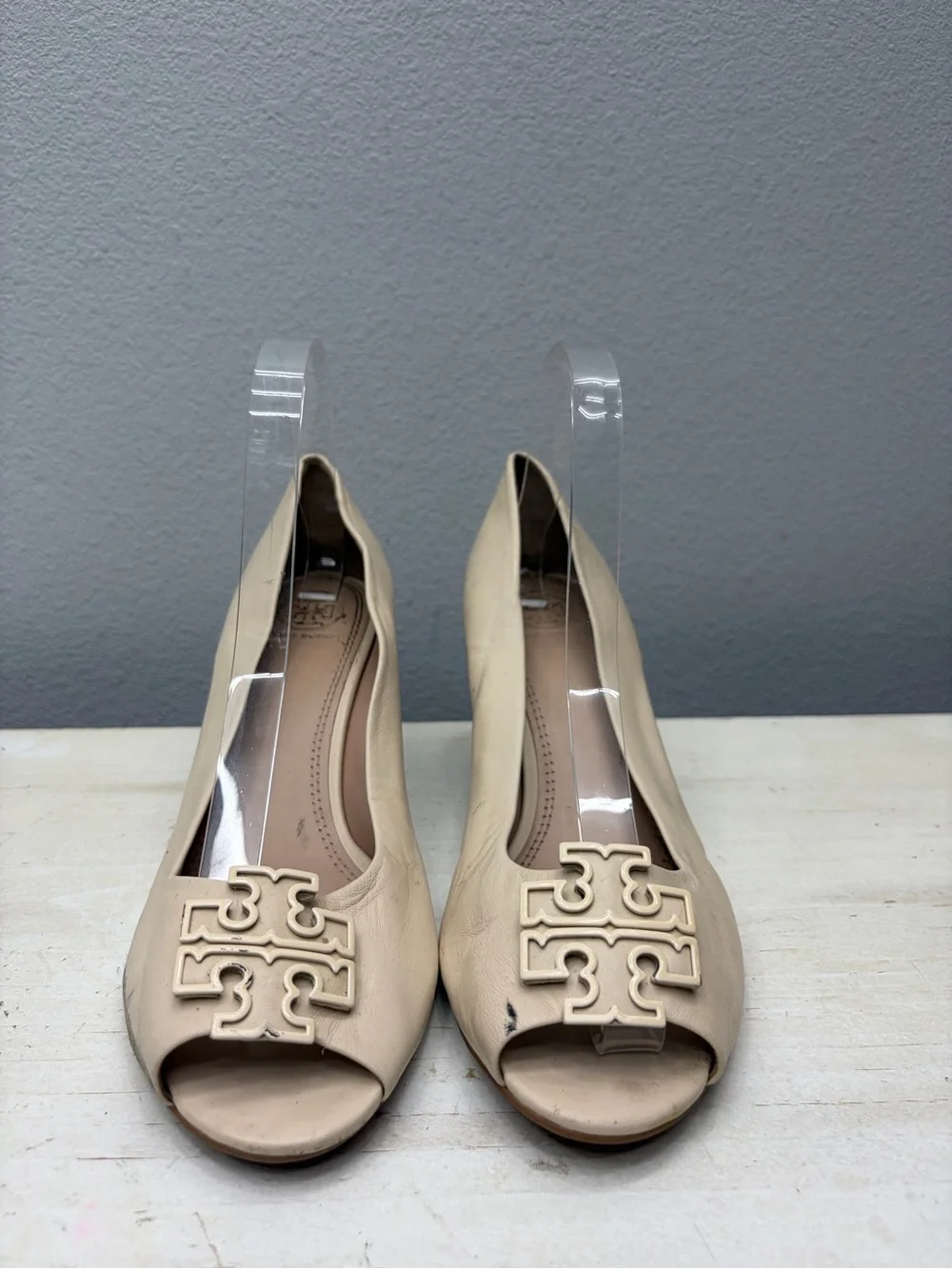 Tory Burch Beige Leather Lowell Open Toe Wedges Size 9