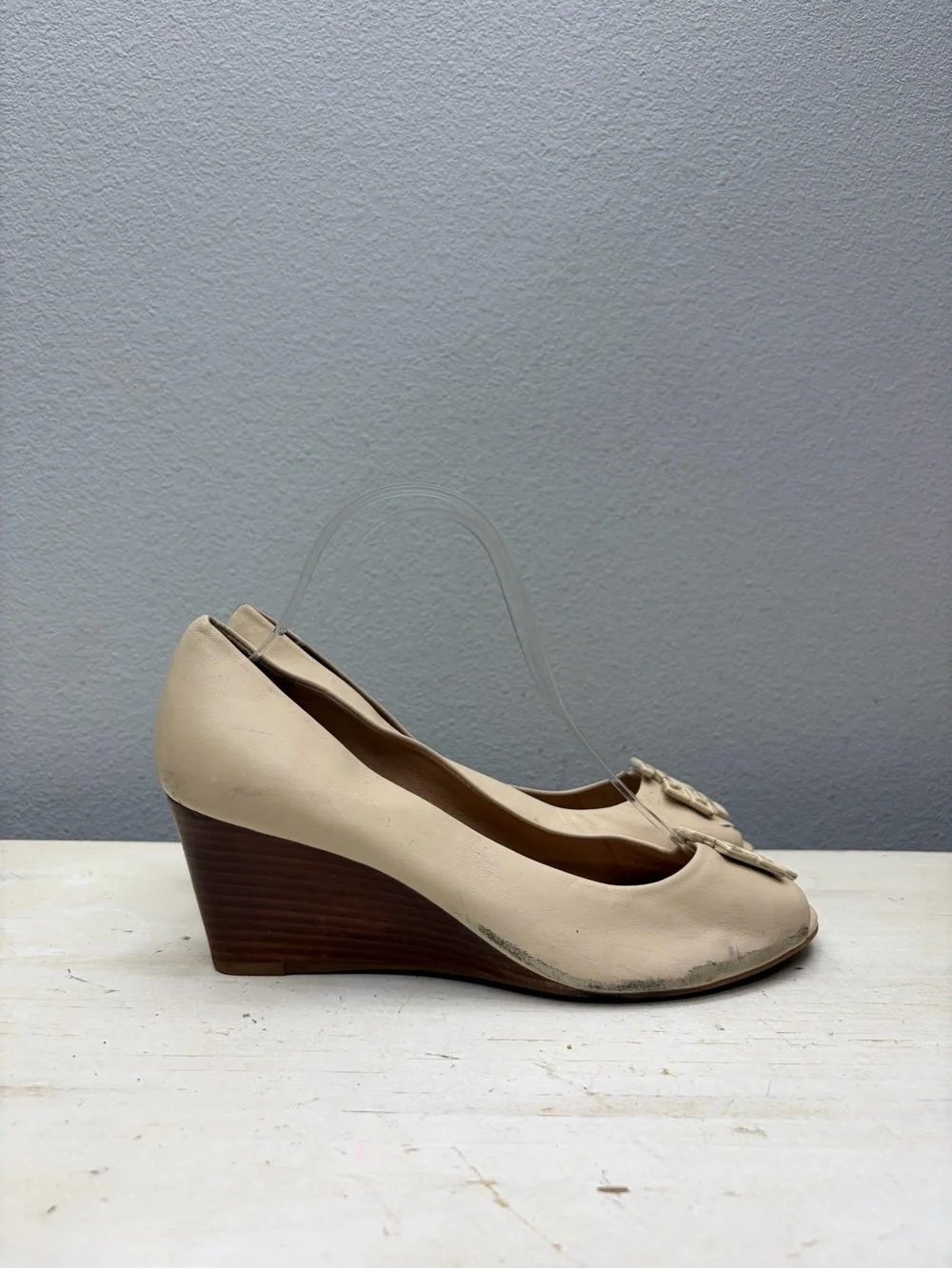 Tory Burch Beige Leather Lowell Open Toe Wedges Size 9