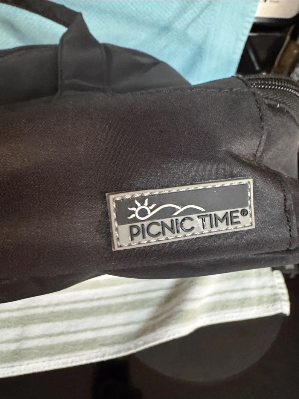 Picnic Time stylish black