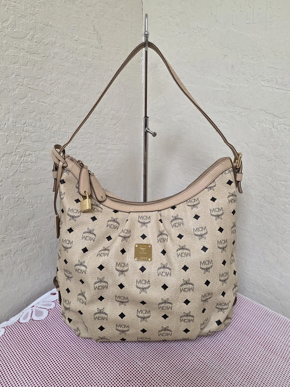 MCM marks check interior