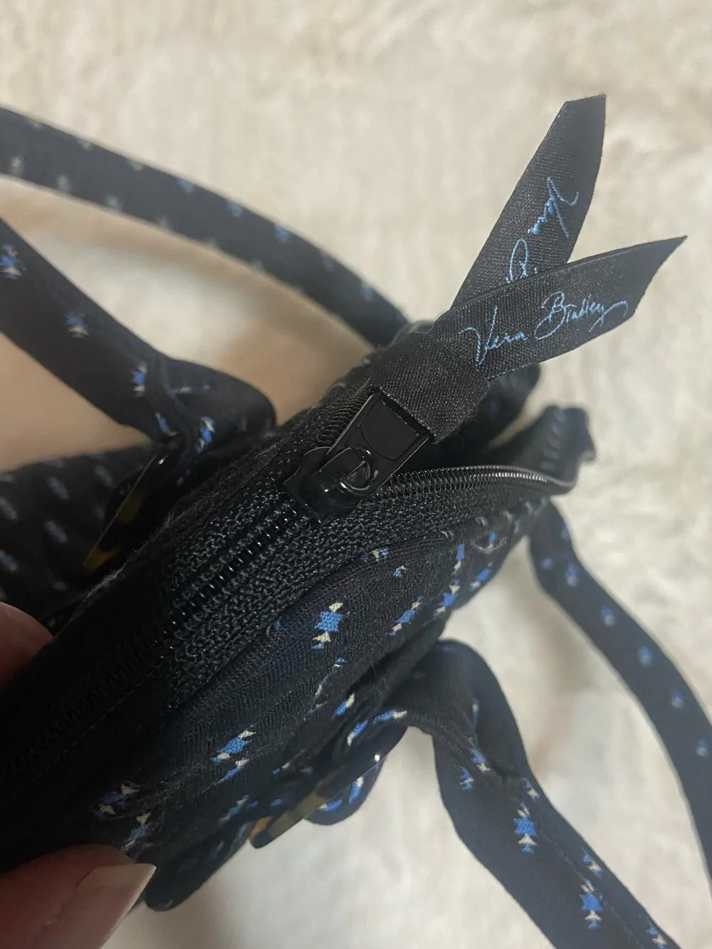 Vera Bradley good dot handles