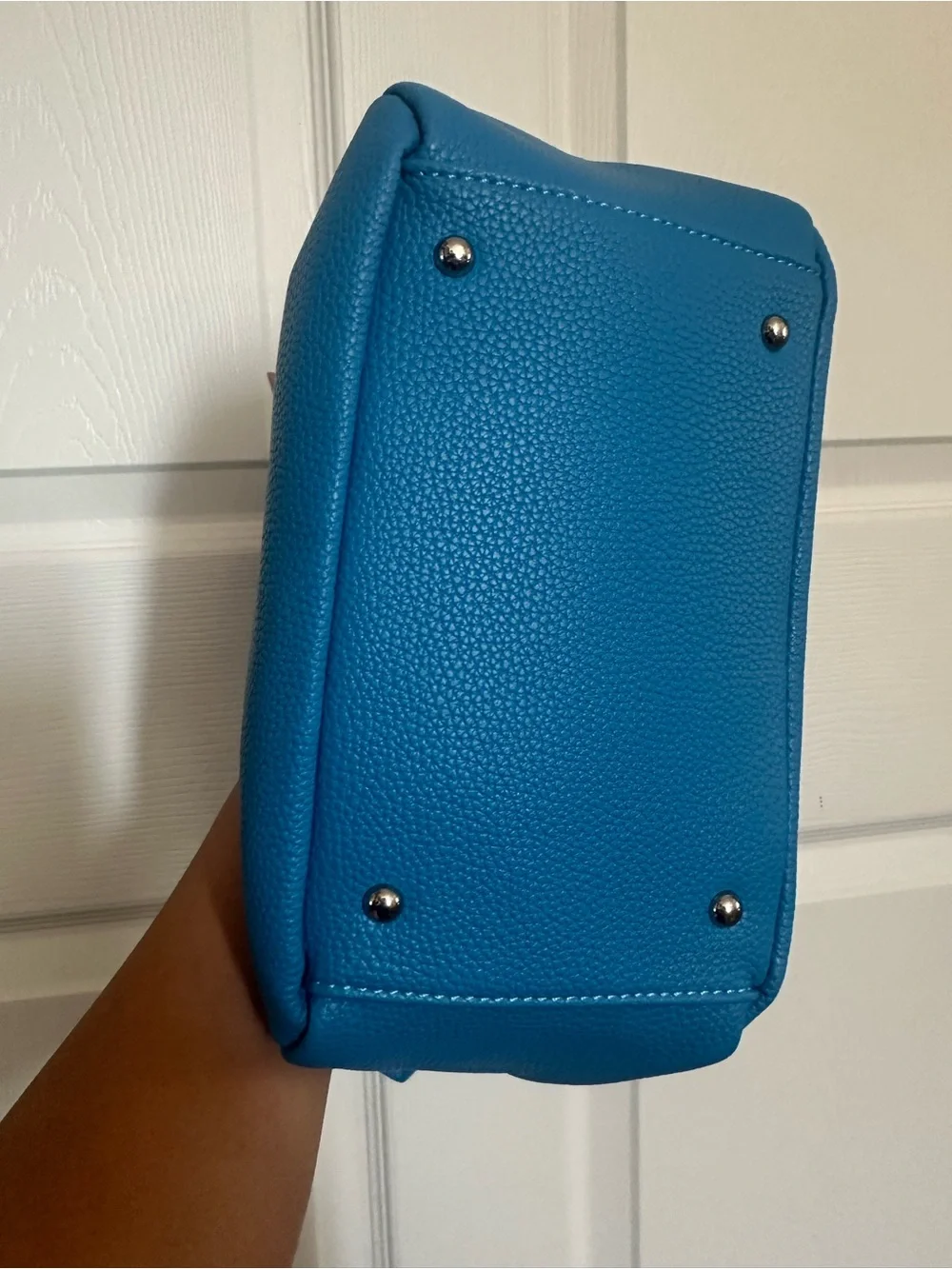 N/A blue pebbled