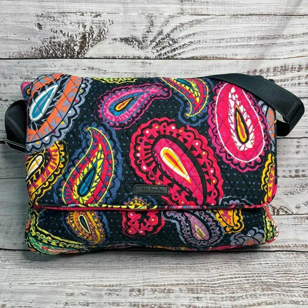 Vera Bradley Essential Messenger Bag‎ in Twilight Paisley Laptop Bag EUC