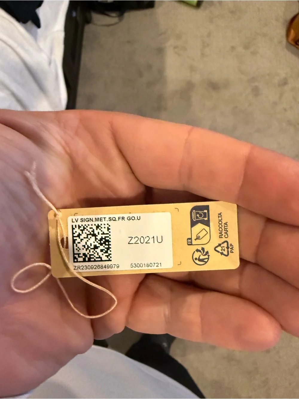 Louis Vuitton Gold Frame Sunglasses with Dark Green Lenses and Orange Box