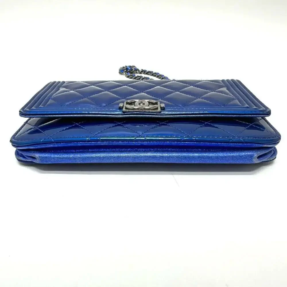 CHANEL blue shoulder