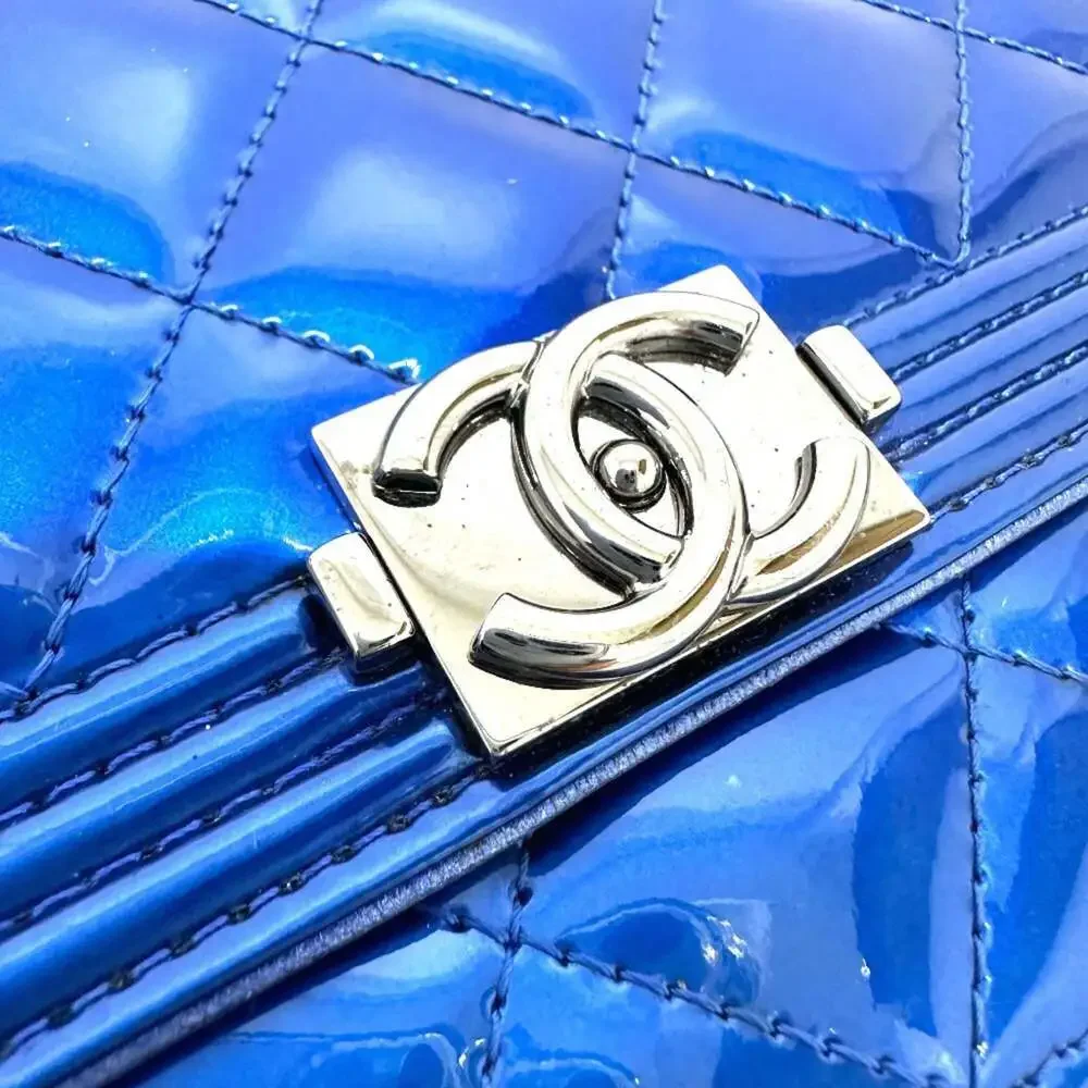 CHANEL blue shoulder
