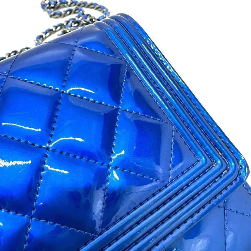 CHANEL blue shoulder