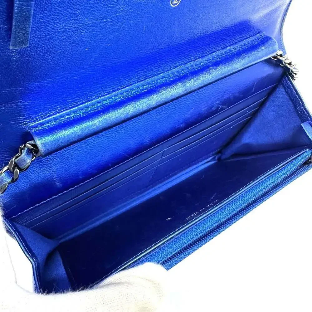 CHANEL blue shoulder