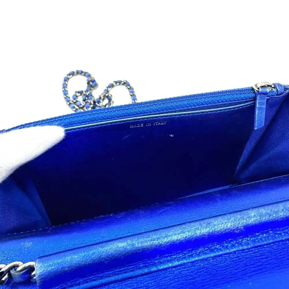 CHANEL blue shoulder