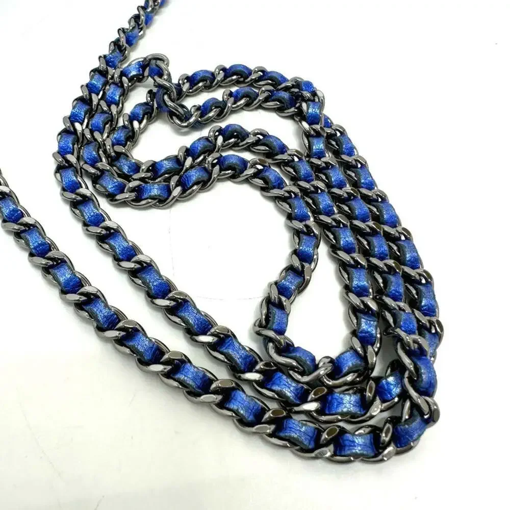 CHANEL blue shoulder