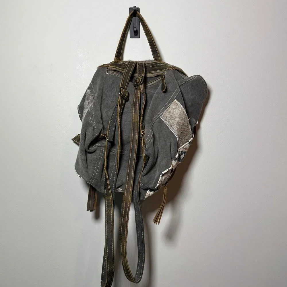 Myra Bag embrace free