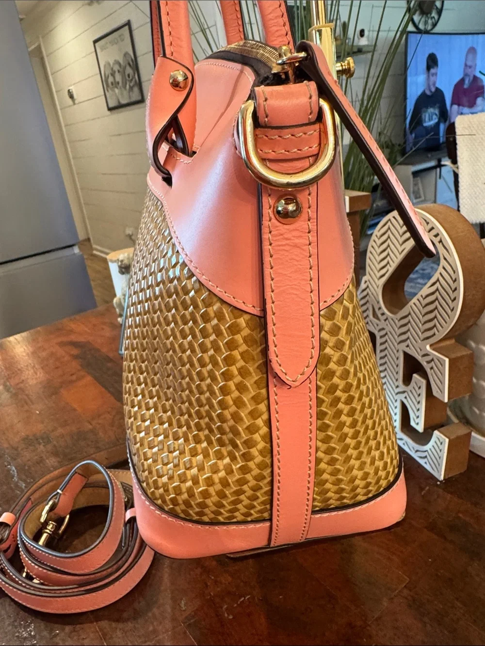 Dooney & Bourke shoulder everyday wear