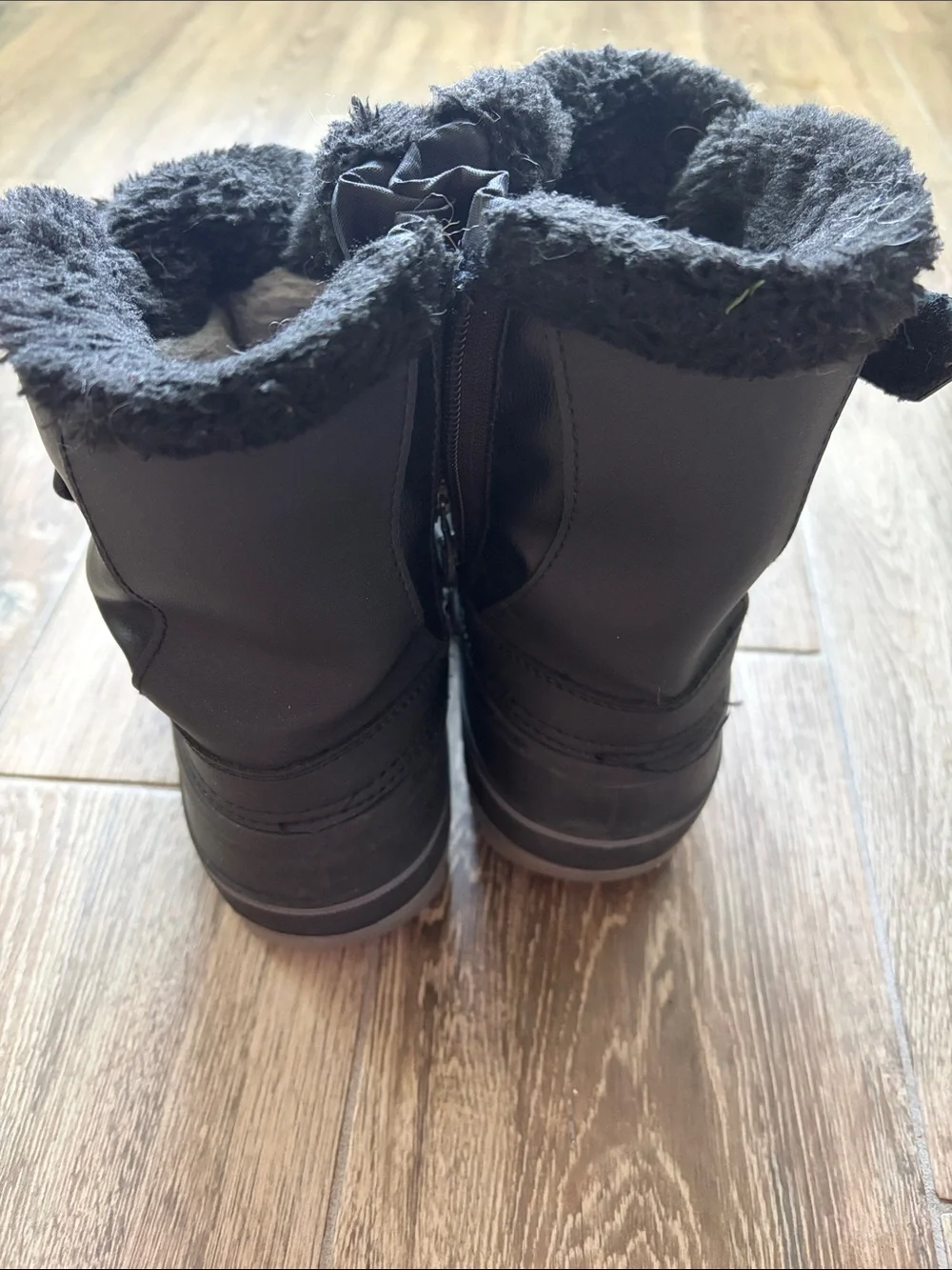 Ducko warm black