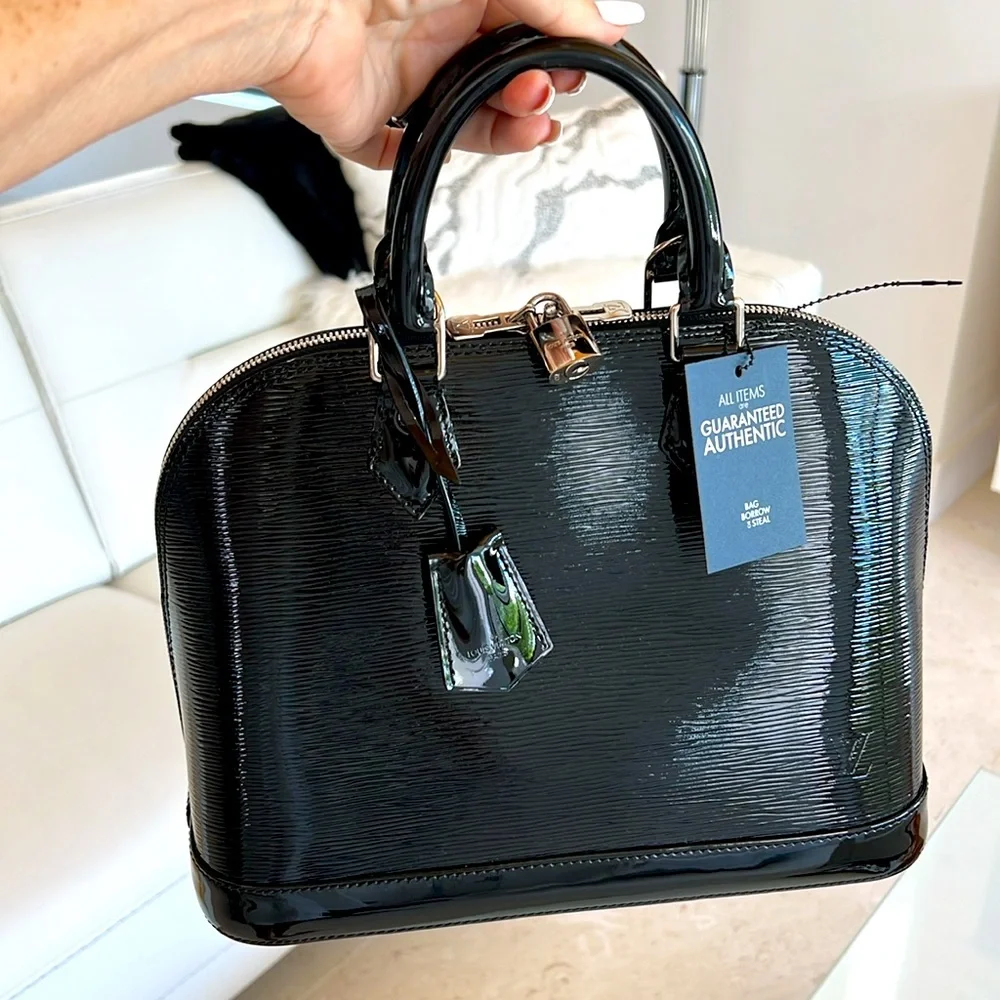 Louis Vuitton closure pristine