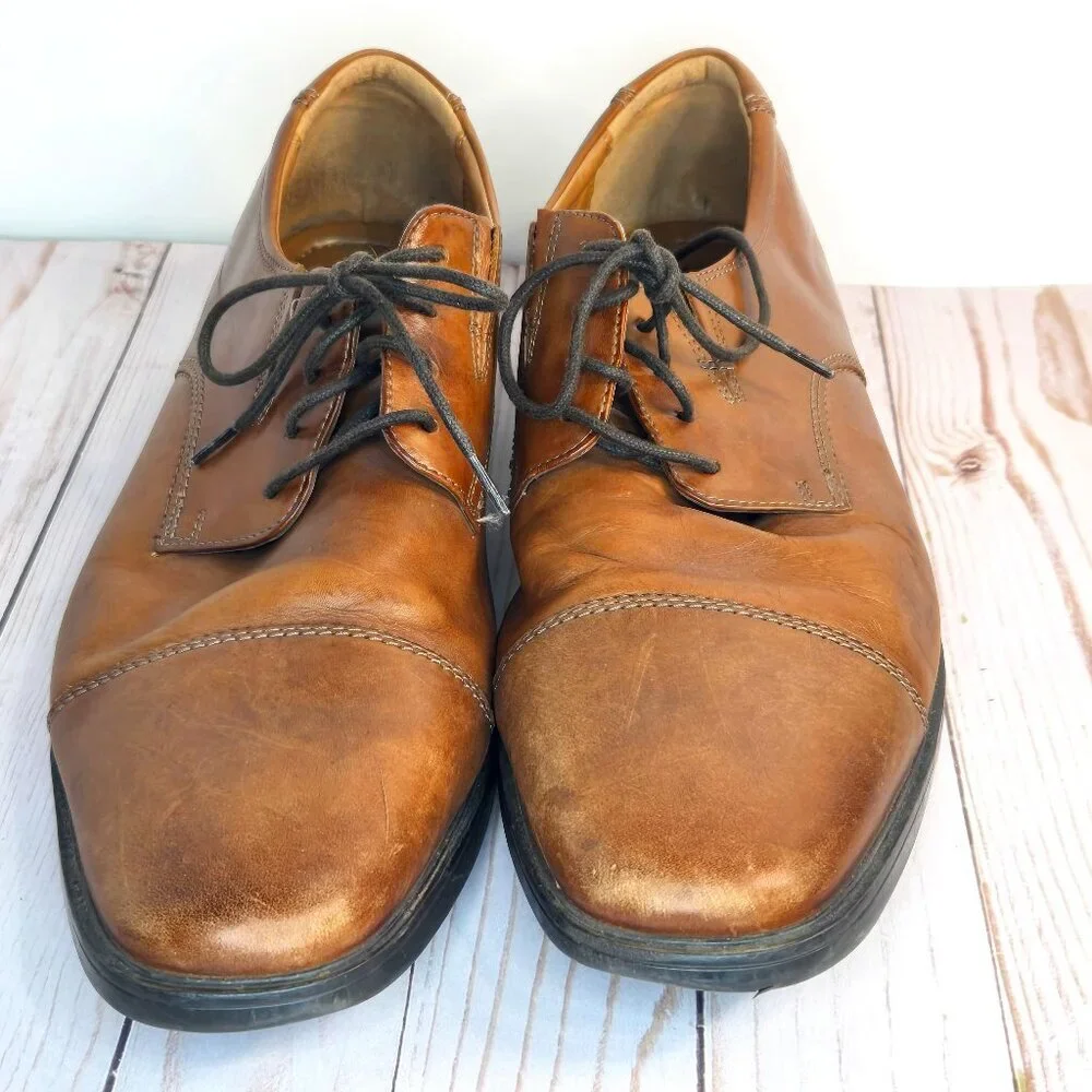 Clarks men’s brown
