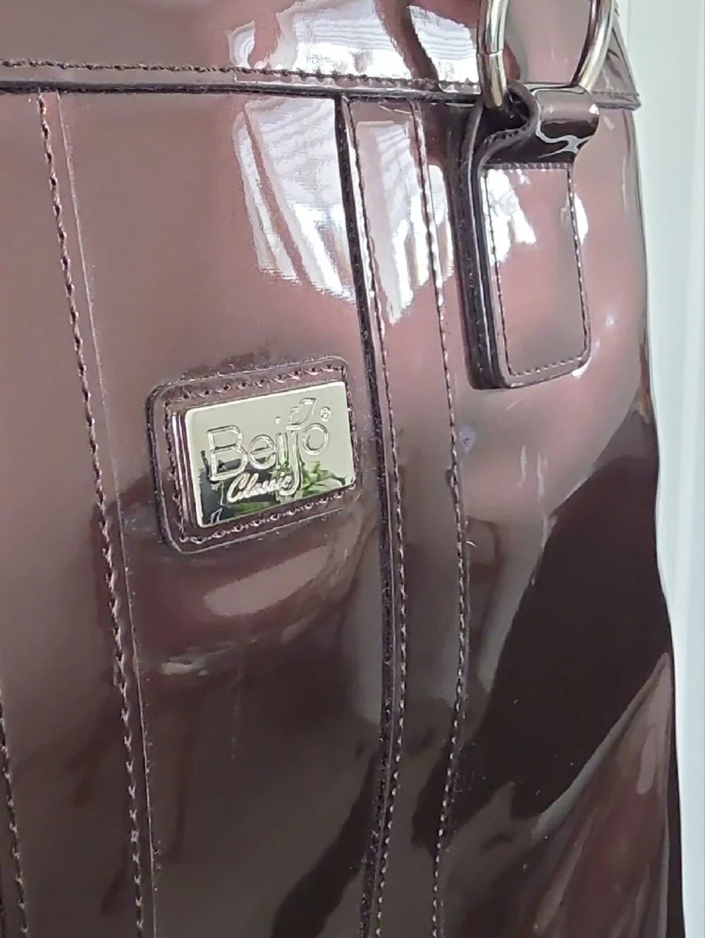 Beijo glossy patent