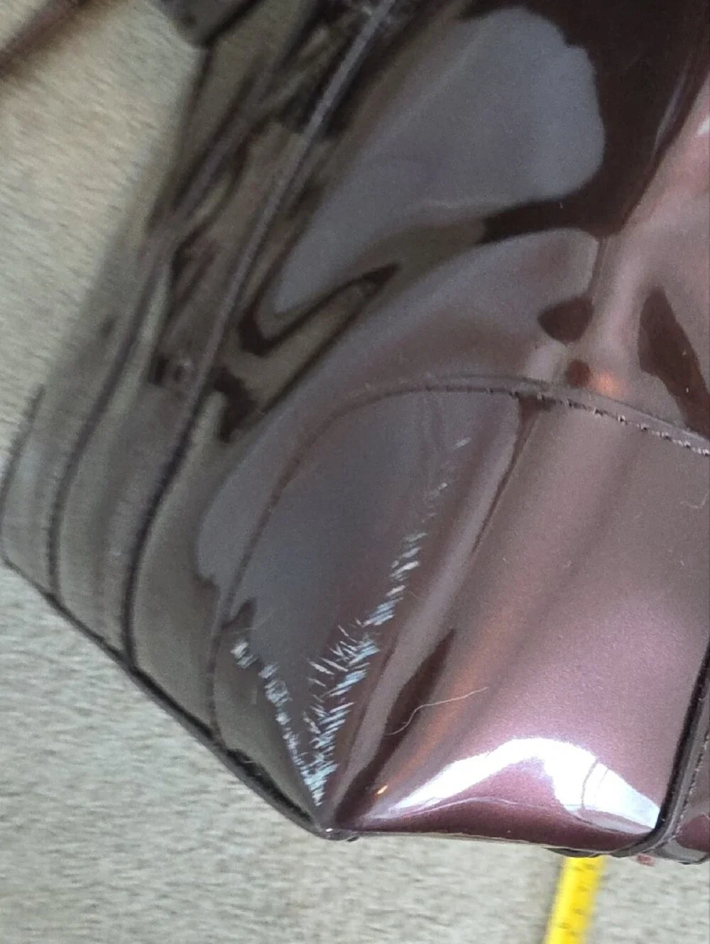 Beijo glossy patent