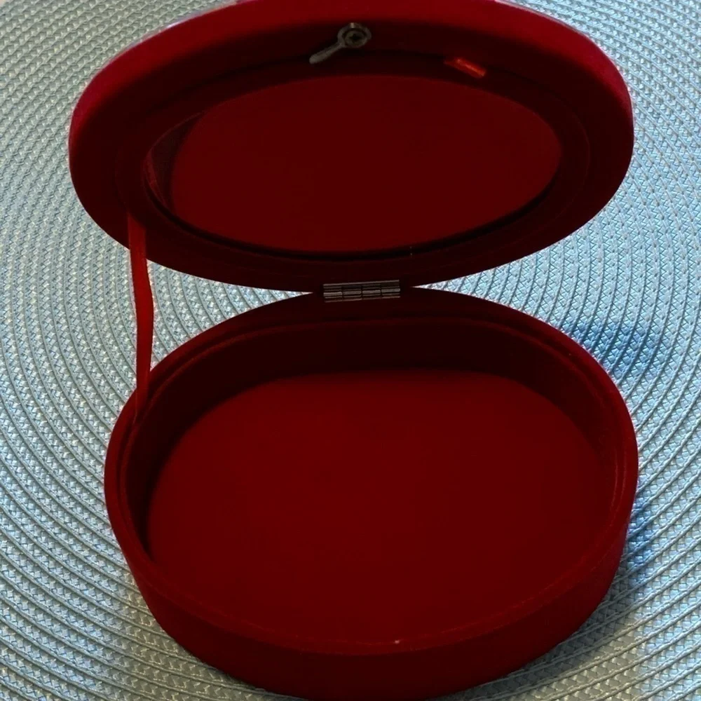 N/A beautiful red