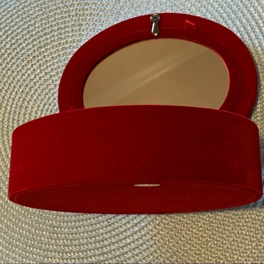 N/A beautiful red