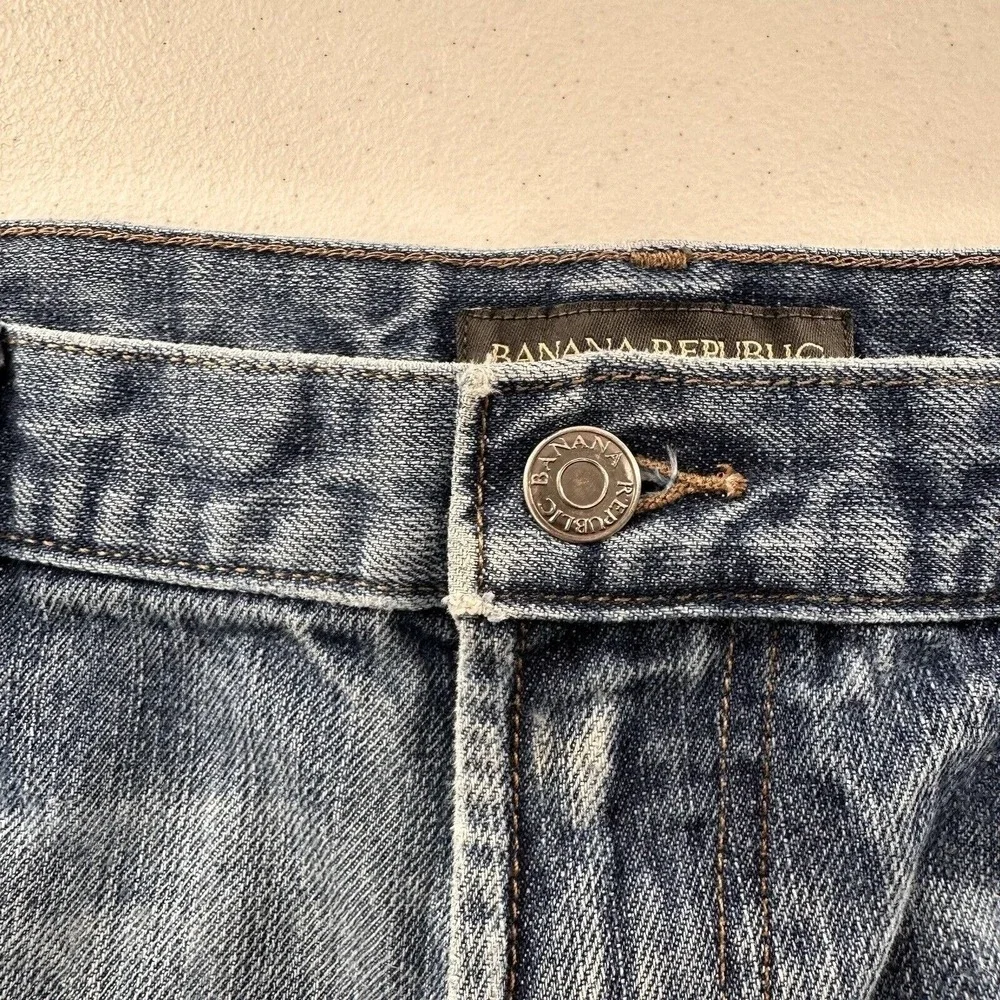 Banana Republic Mens 35x29 Distressed Jeans 100% Cotton Relaxed Fit Bootcut Blue