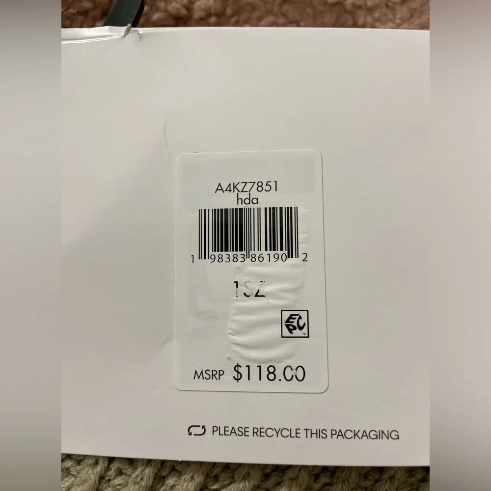 NWT Calvin Klein Knit Beanie and Scarf Gift Set