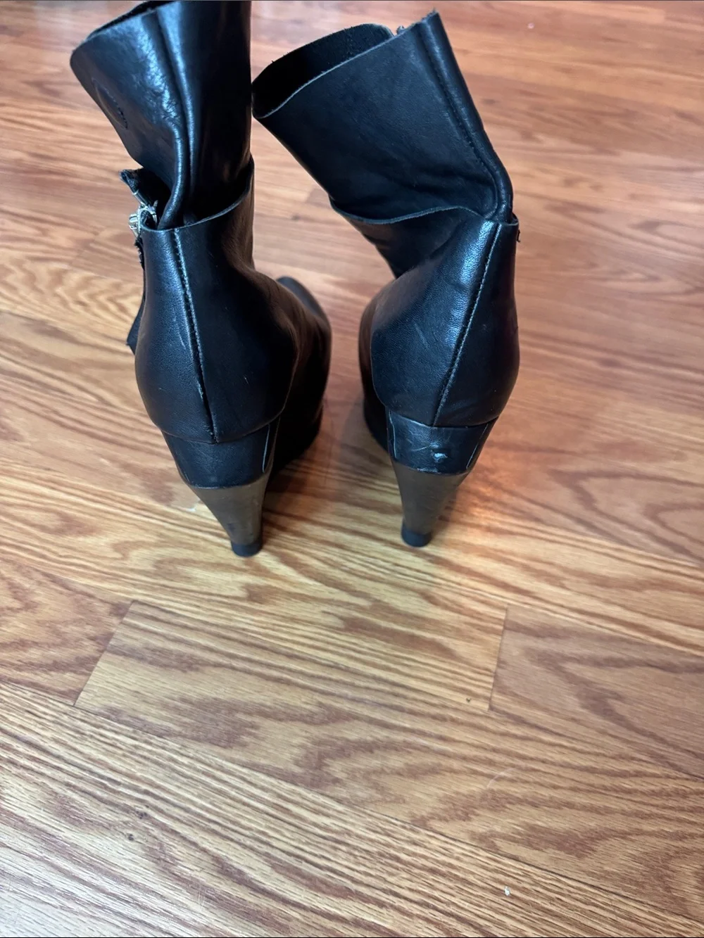 N/A modern leather height