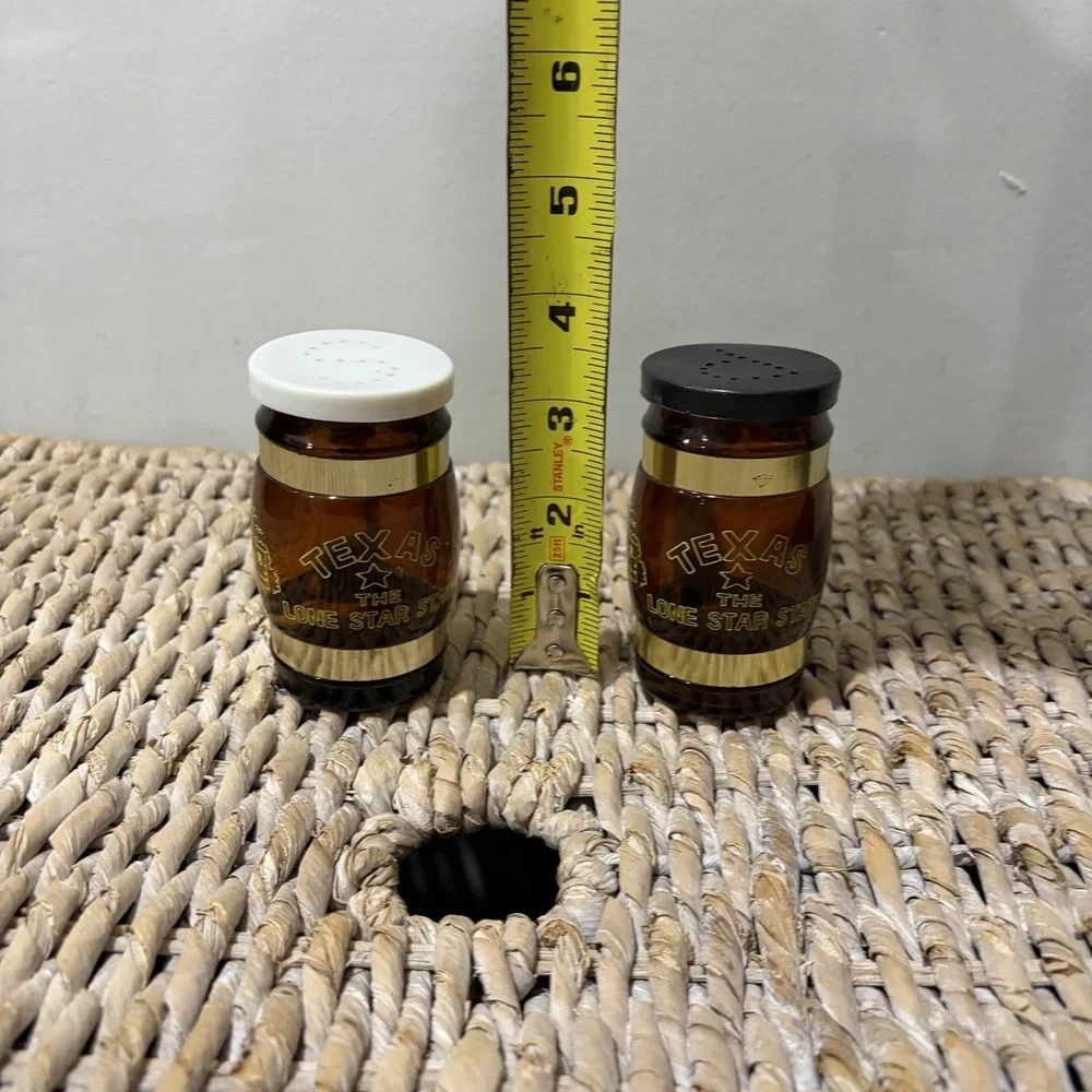 The Unbranded Brand vintage salt