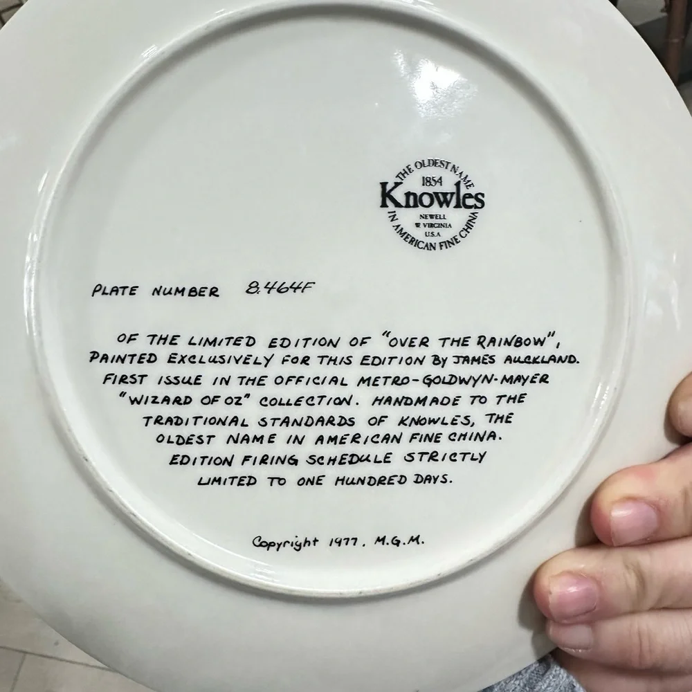 Wizard of Oz “Over the Rainbow” Collector Plate Dorothy Toto Knowles 1977