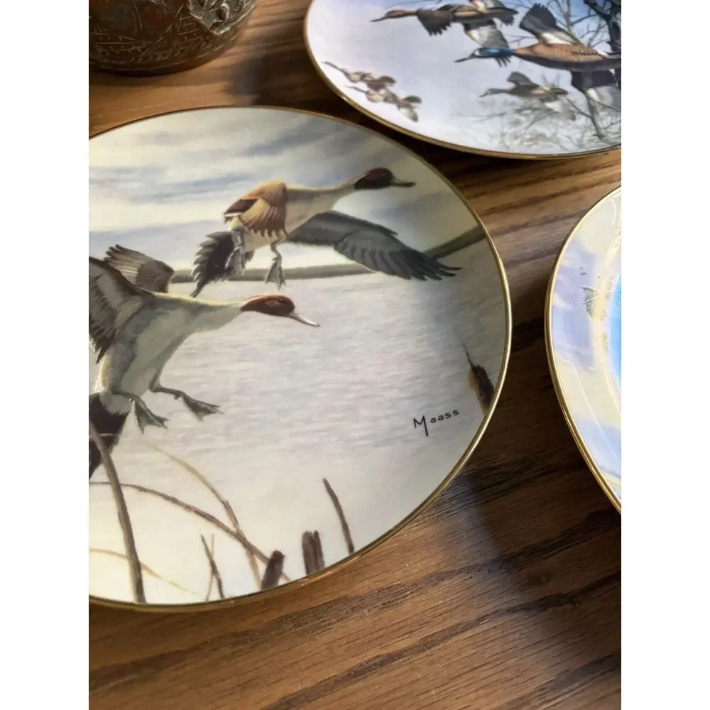 Vintage 1988 Duck Plates Set Of 4 Ducks Taking Flight 8 inch Plate Danbury Mint