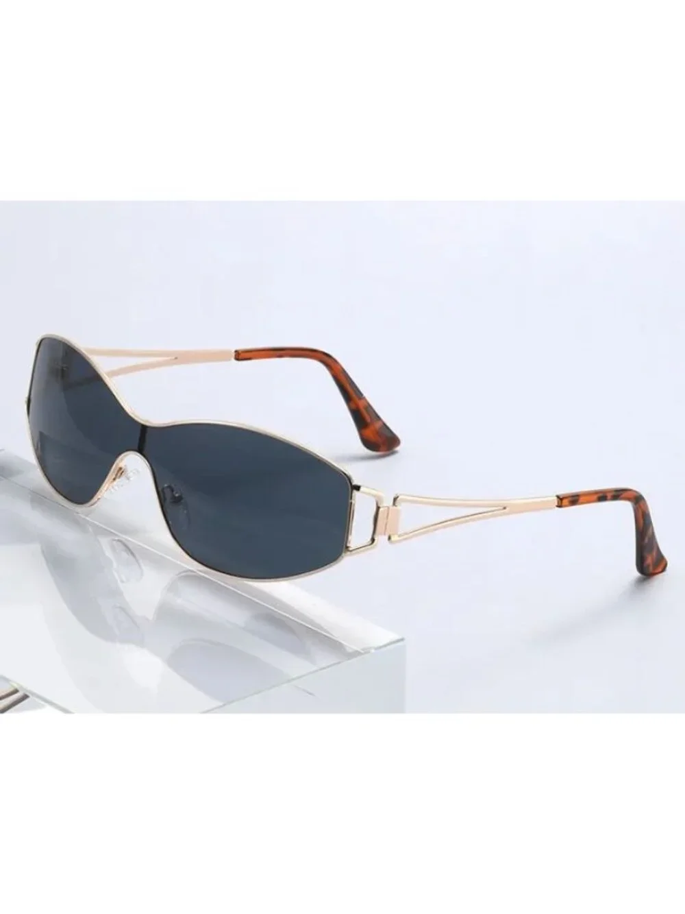 Boutique tortoiseshell vintage