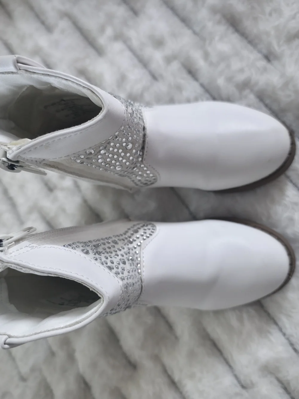Stepping Stones sparkling white