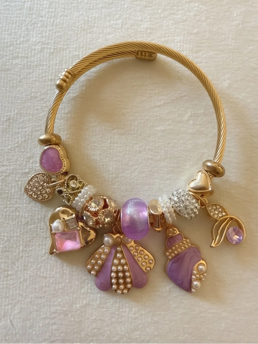 N/A gold tone