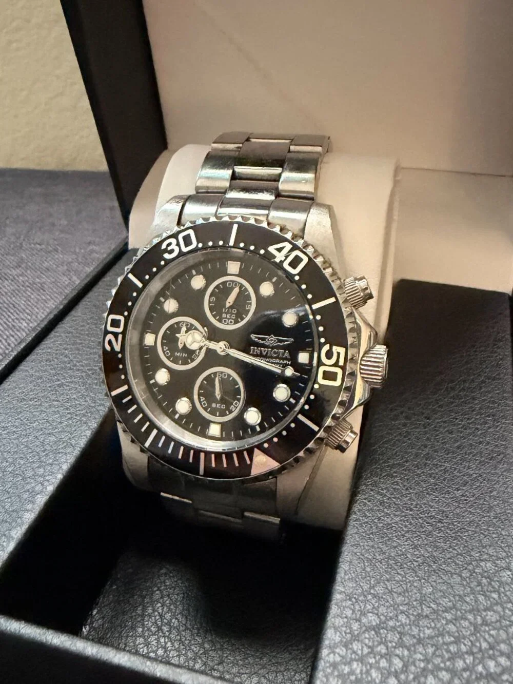 Invicta shipping quartz featuring
