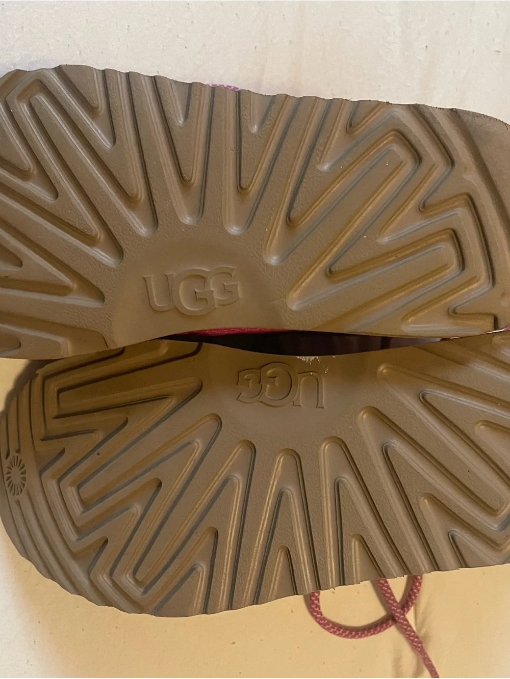 UGG bright pink