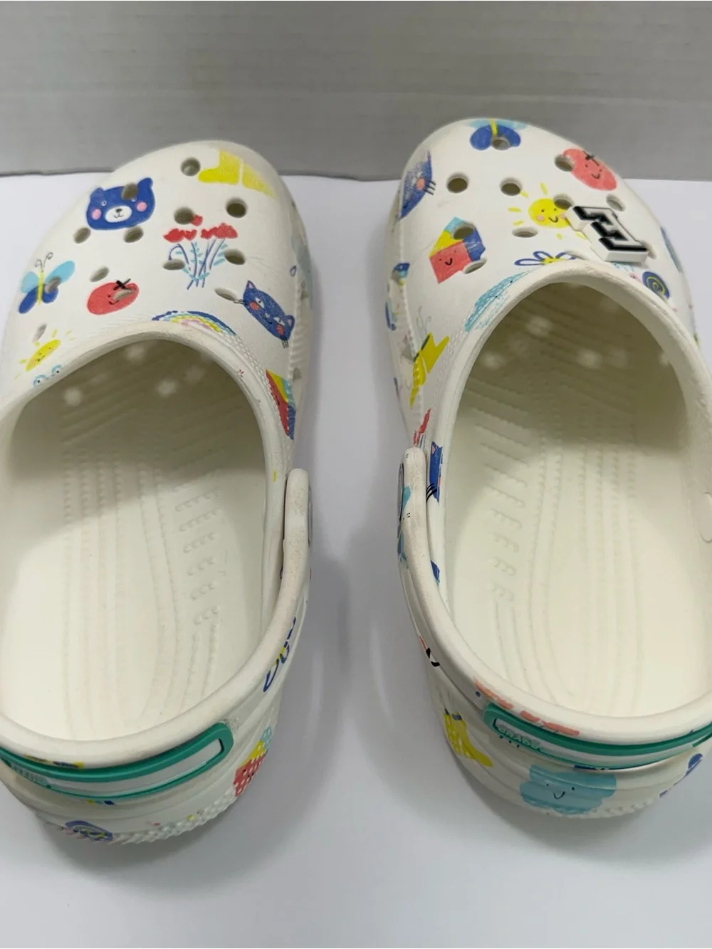 Crocs Kids' Classic Doodle Print Clogs, White & Multicolor Whimsical Pattern J1