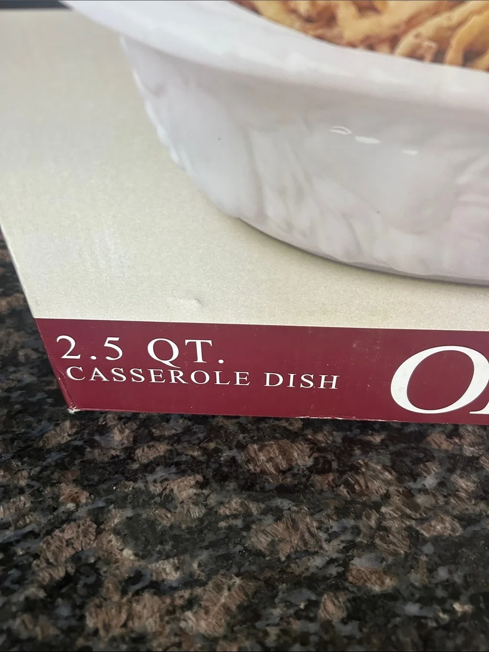 ONEIDA WHITE EMBOSSED CERAMIC 2.5 QT CASSEROLE DISH NET