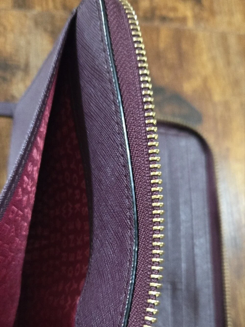 kate spade sleek zip