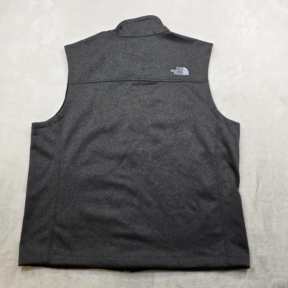 The North Face zip walking be
