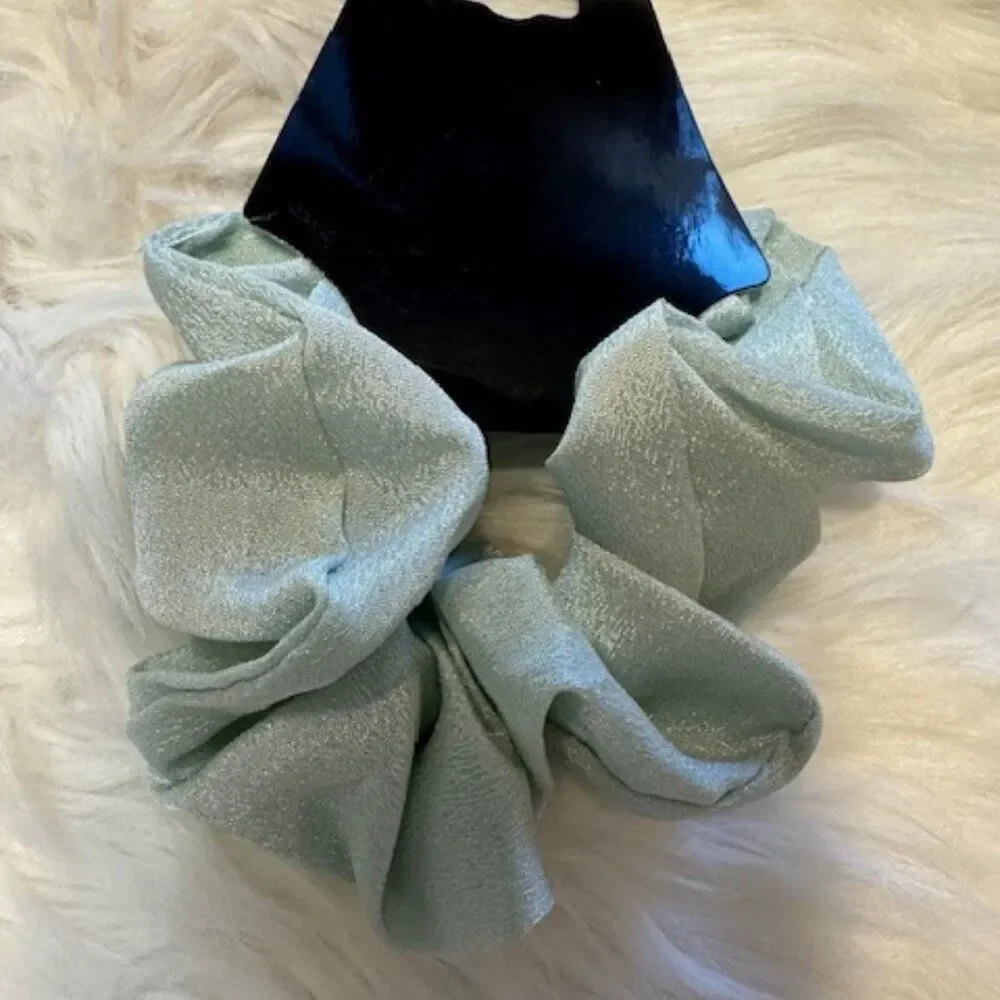 Bundle (6) Satin & Velvet Scrunchie   ISC8130- KIDS  Handmade NWT Boutique