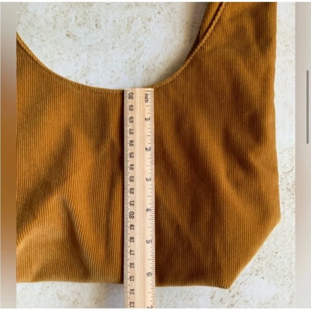 Merit unique tie