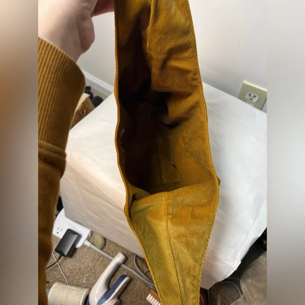 Merit unique tie