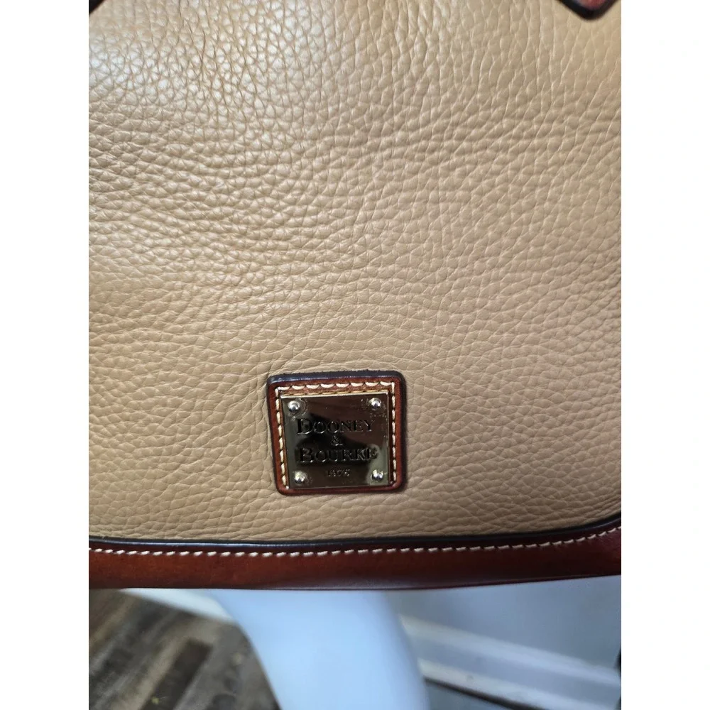 Dooney &‎ Bourke Pebbled Leather Dome Satchel Bag Tan Brown Two Tone Handbag