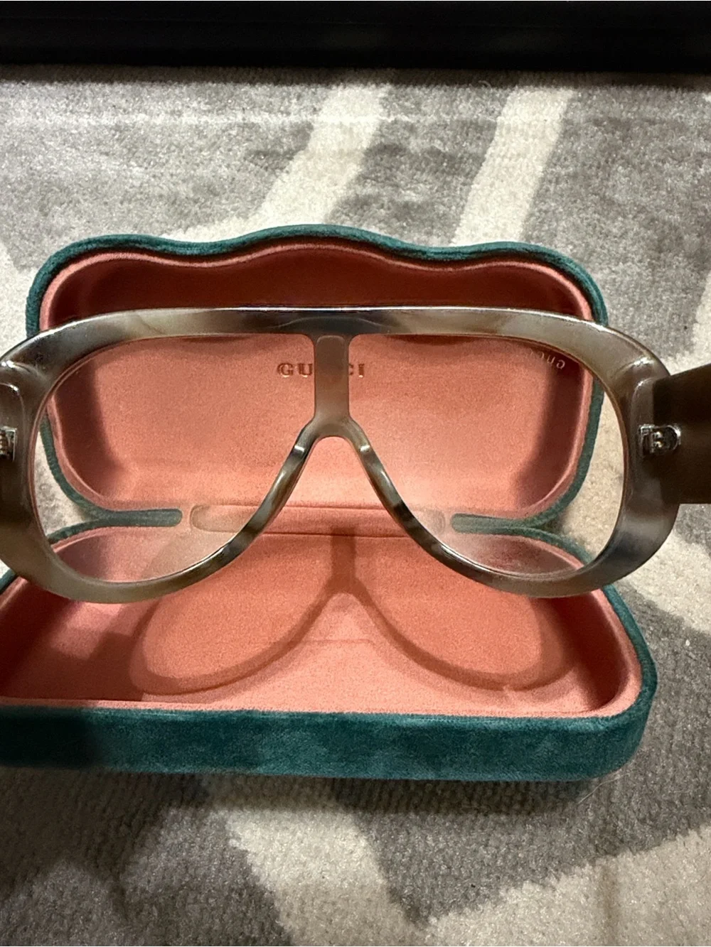 Gucci beautiful sunglasses