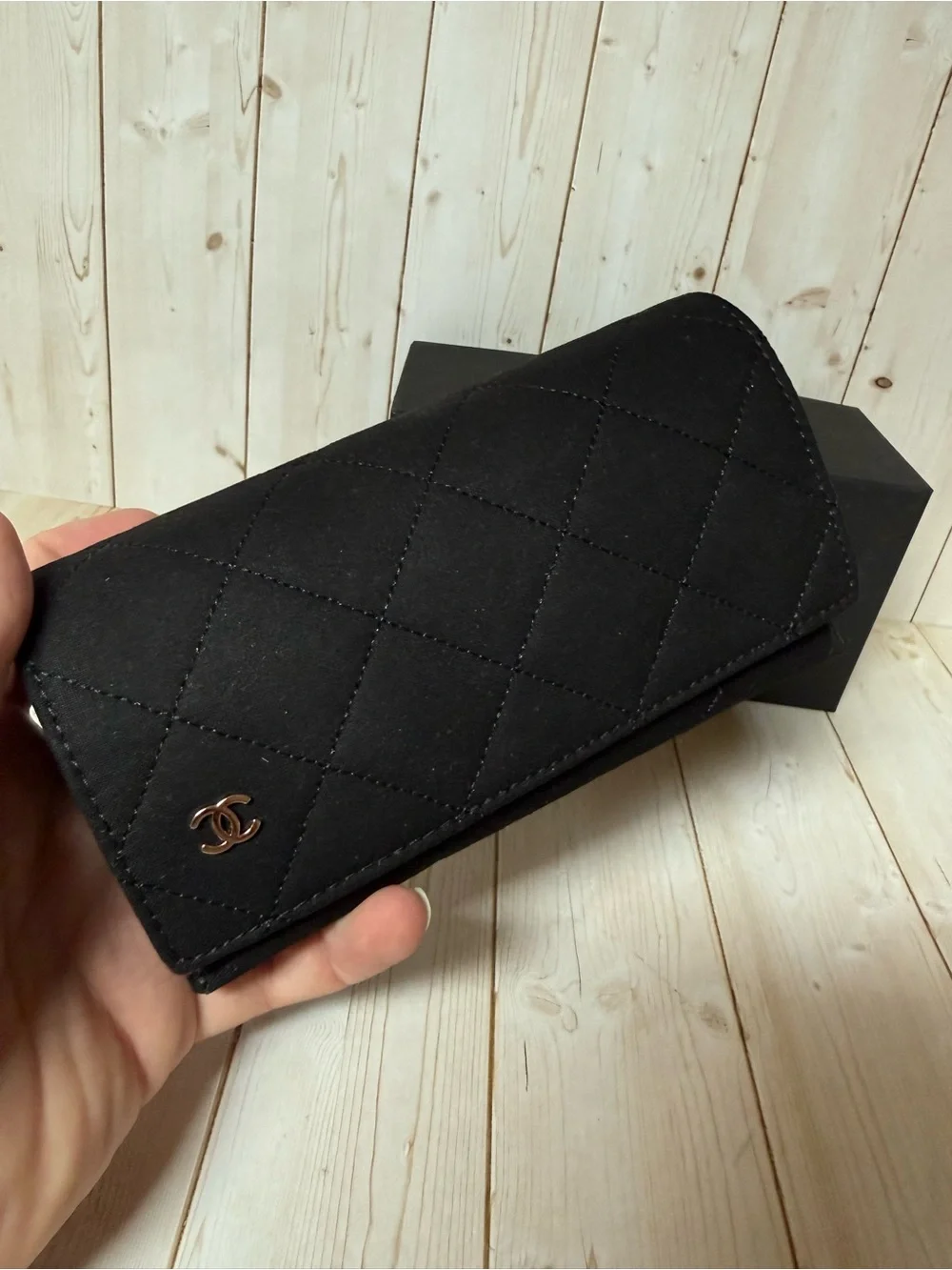CHANEL elegant sunglasses