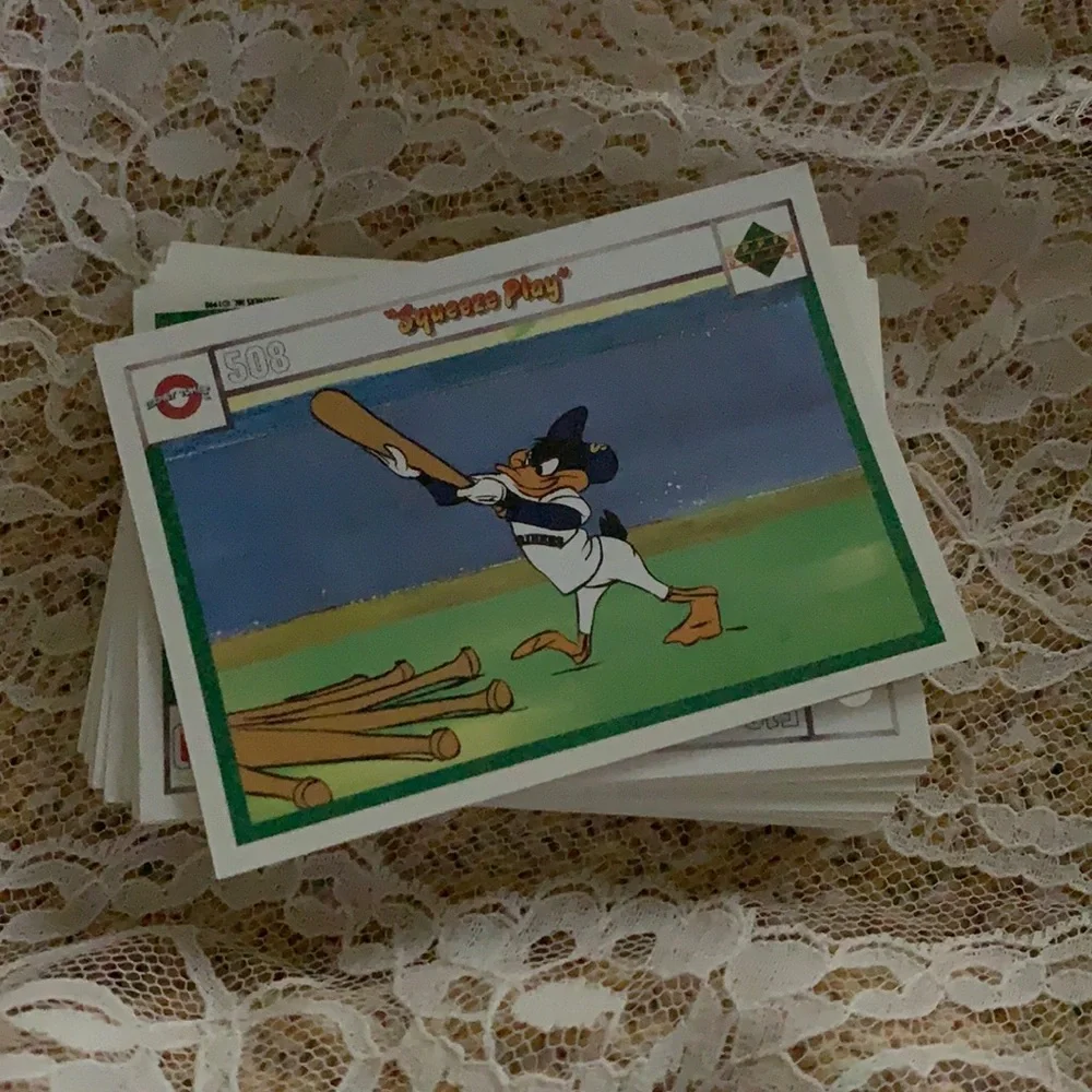 Lot of 26 Upper Deck Looney Tunes Squeeze Play Cards Pre Owned