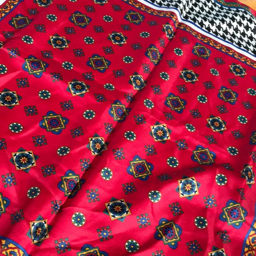 Avon Multicolor‎ Geometric Scarf