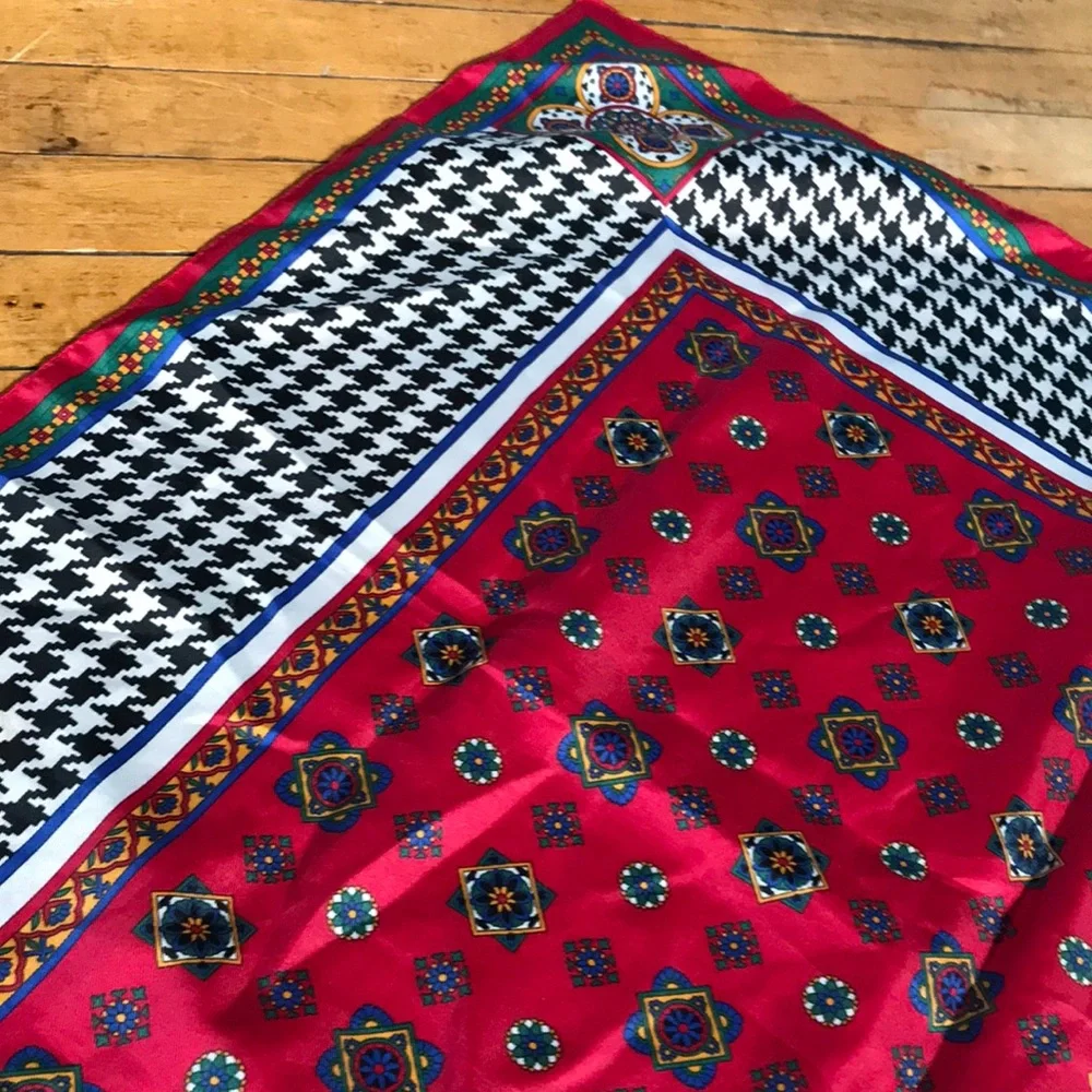 Avon Multicolor‎ Geometric Scarf